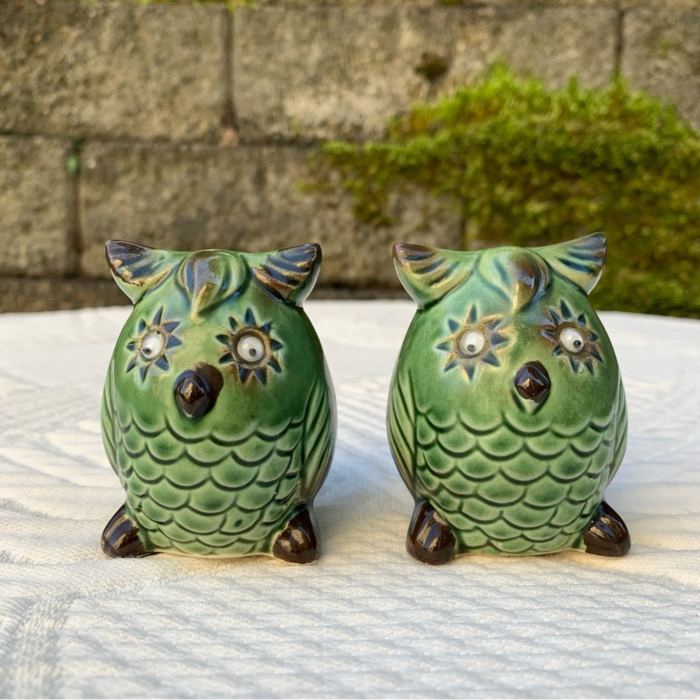 Vintage 70s Ceramic Green Brown Owl Salt Pepper Shaker Set Googly Eyes Japan MCM